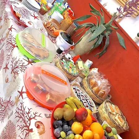 Elisa Oda ve Kahvaltı