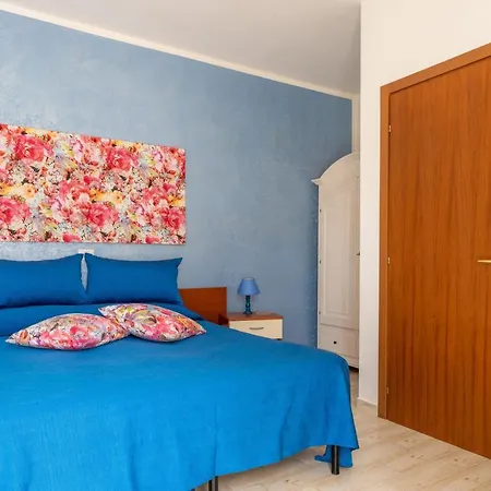 לינה וארוחת בוקר Elisa